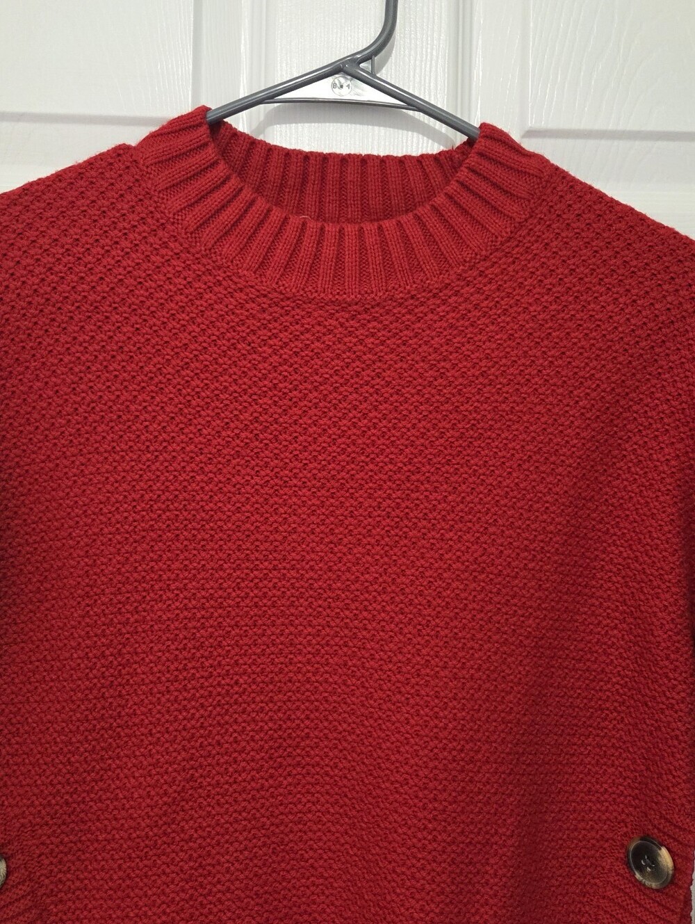 Sfera Women's Chunky Waffle Knit Button-Accent Crewneck Red Sweater Size Small - Picture 2 of 7